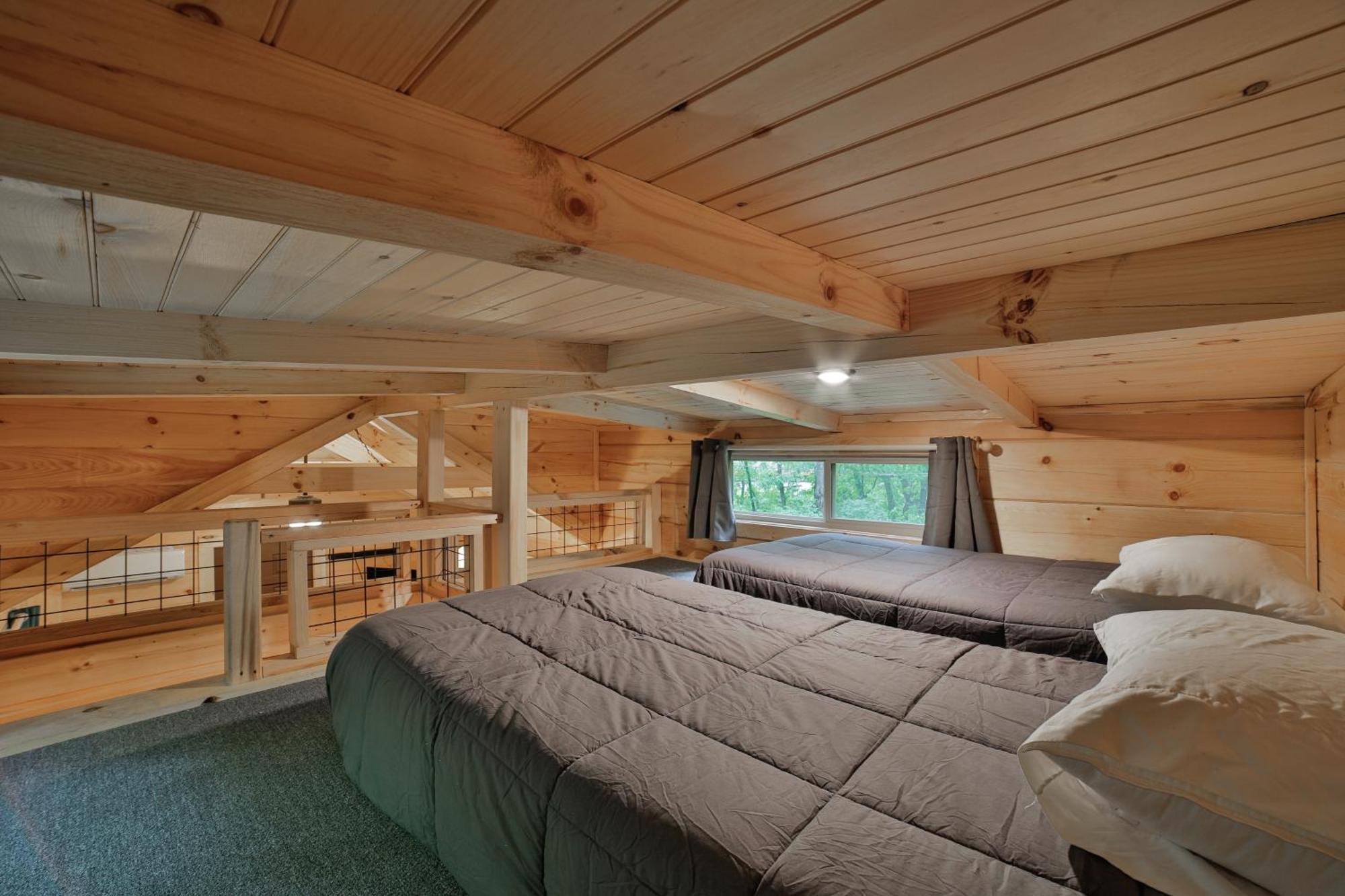 Tiny Cabin Village Private Hot Tub Lynda Cabin 채터누가 외부 사진