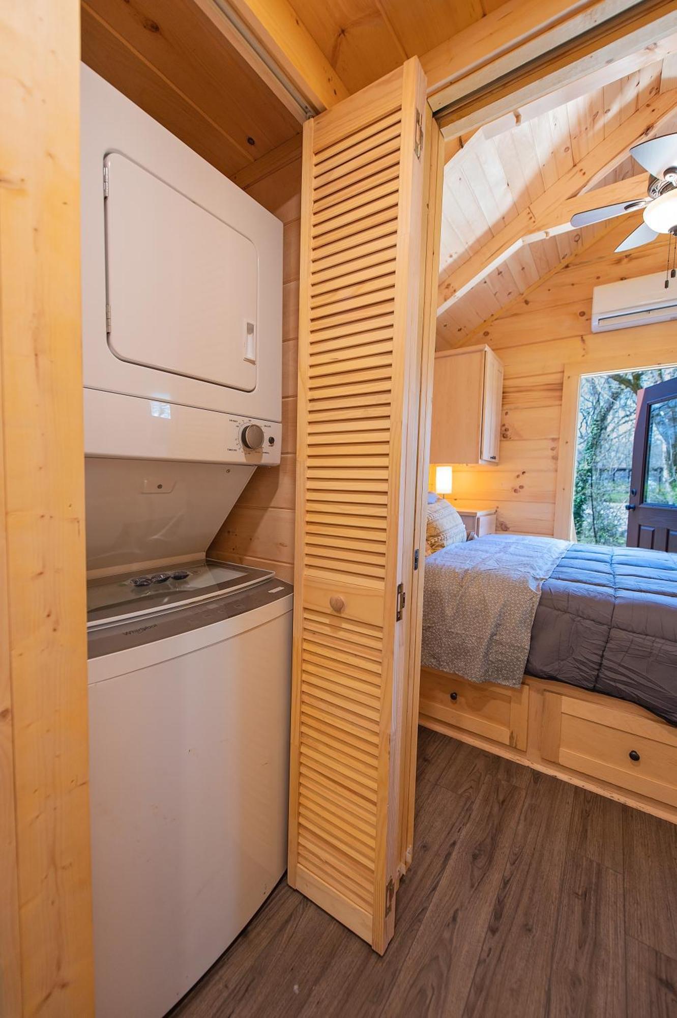 Tiny Cabin Village Private Hot Tub Lynda Cabin 채터누가 외부 사진