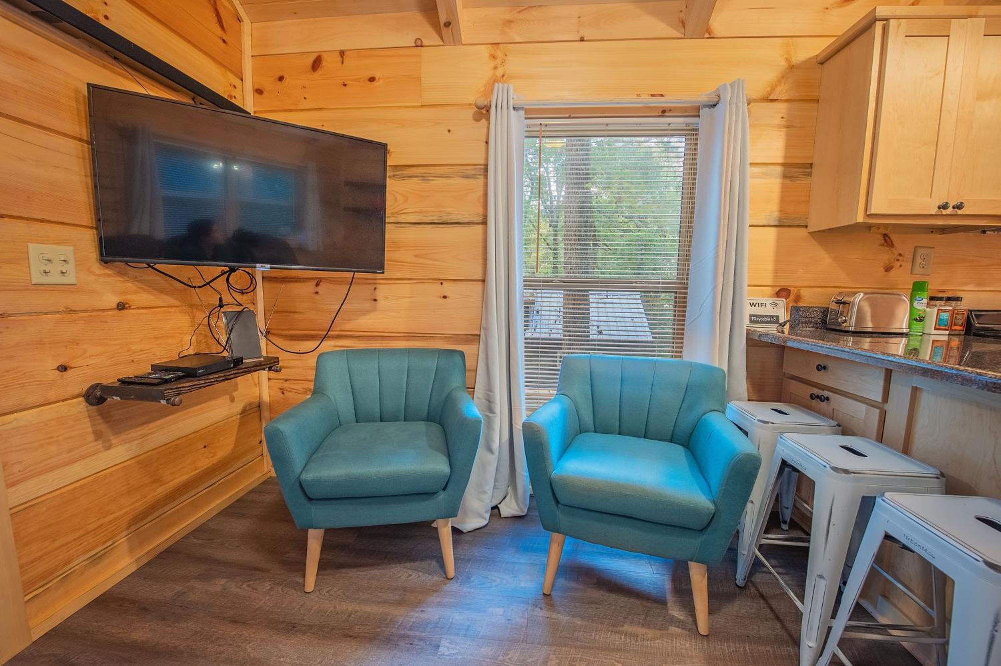 Tiny Cabin Village Private Hot Tub Lynda Cabin 채터누가 외부 사진