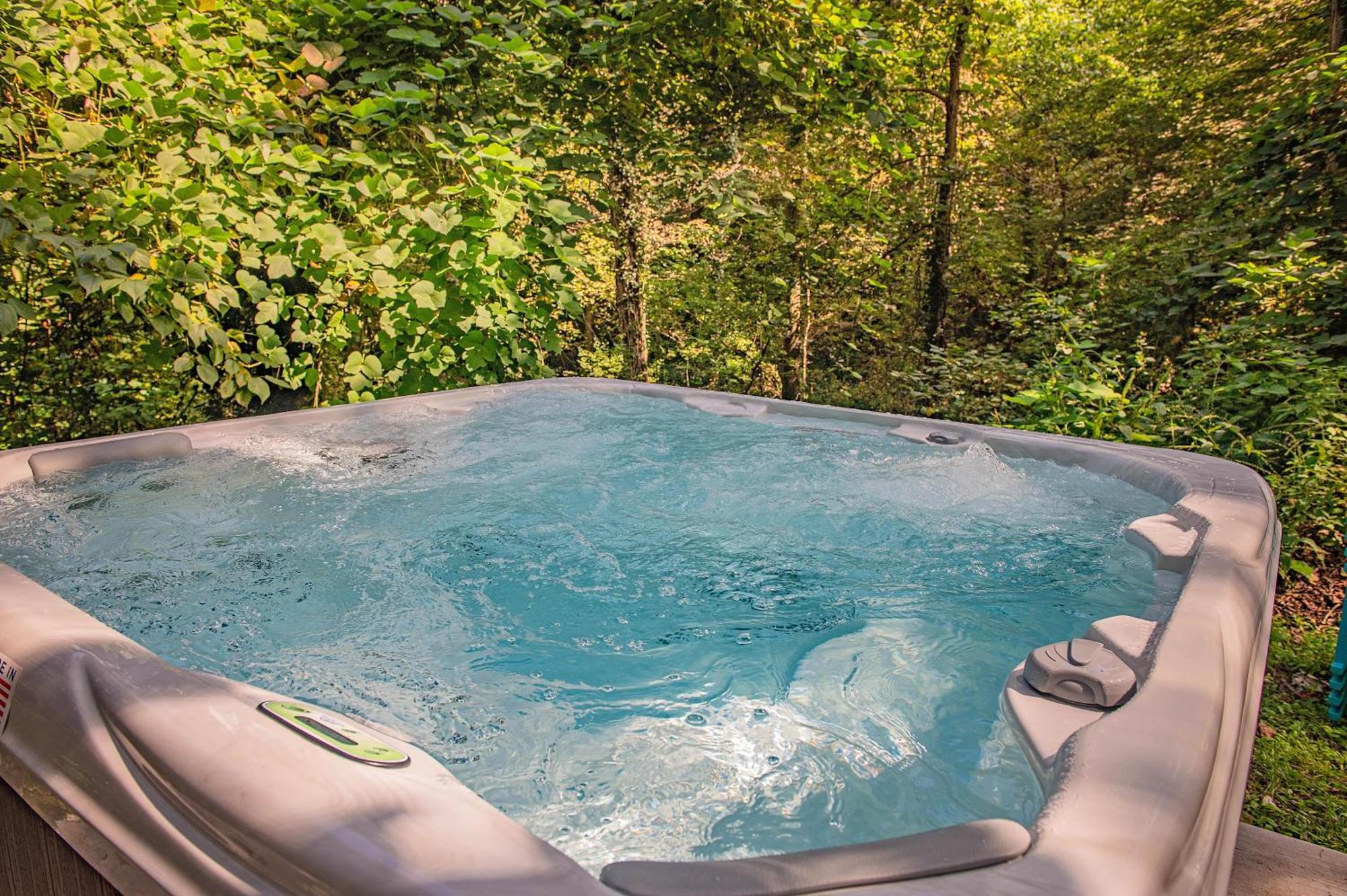 Tiny Cabin Village Private Hot Tub Lynda Cabin 채터누가 외부 사진