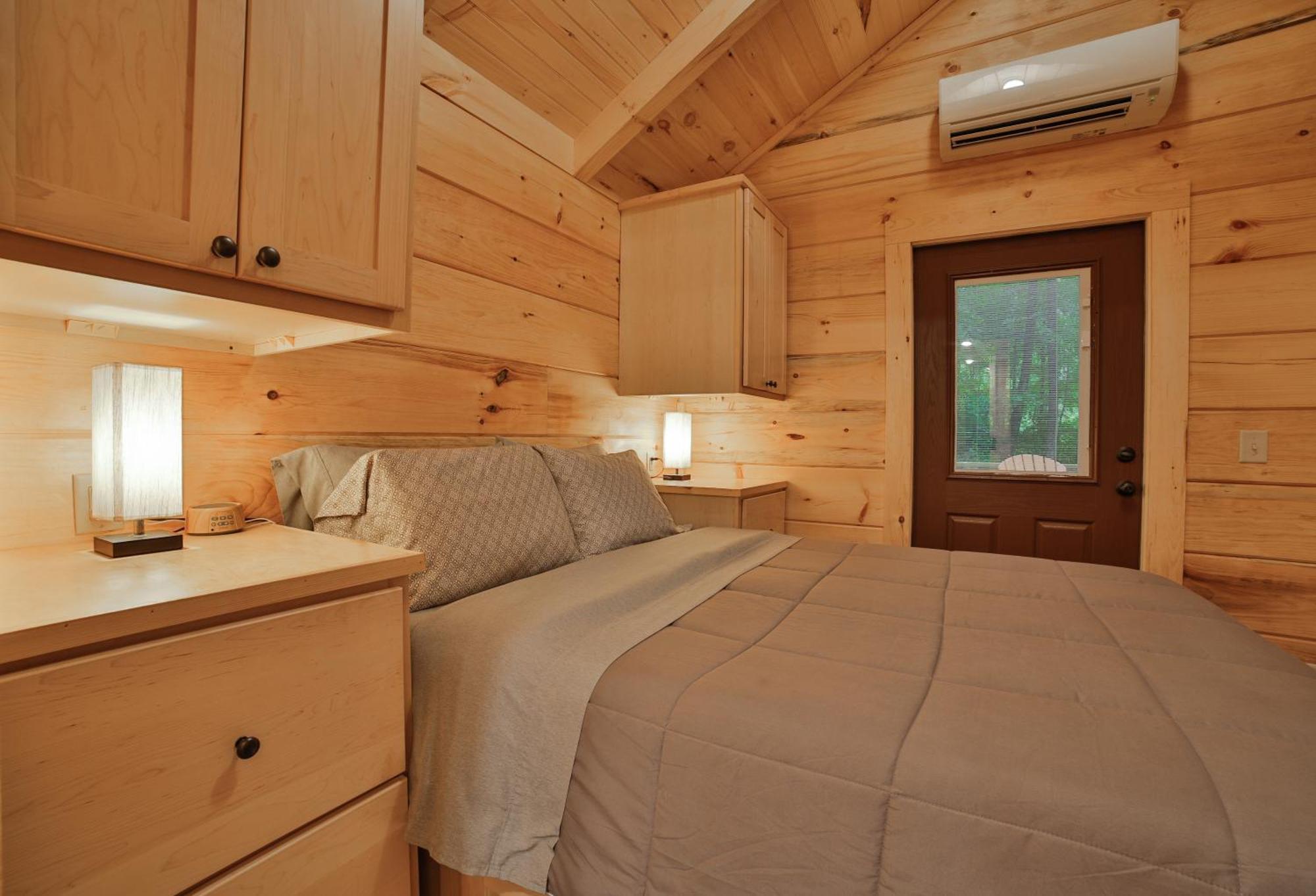 Tiny Cabin Village Private Hot Tub Lynda Cabin 채터누가 외부 사진