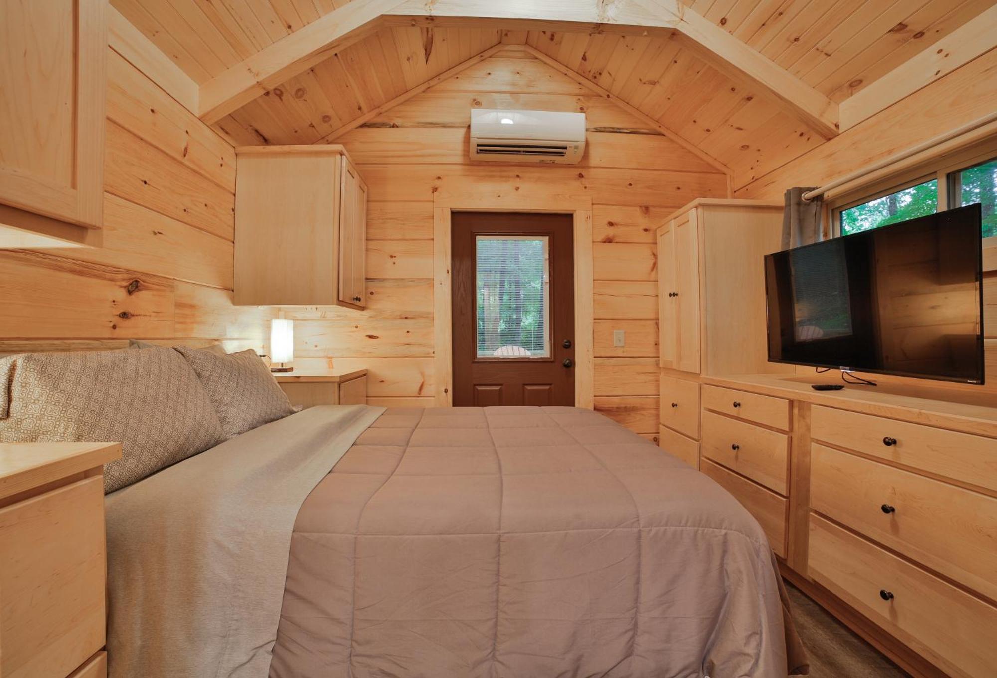 Tiny Cabin Village Private Hot Tub Lynda Cabin 채터누가 외부 사진