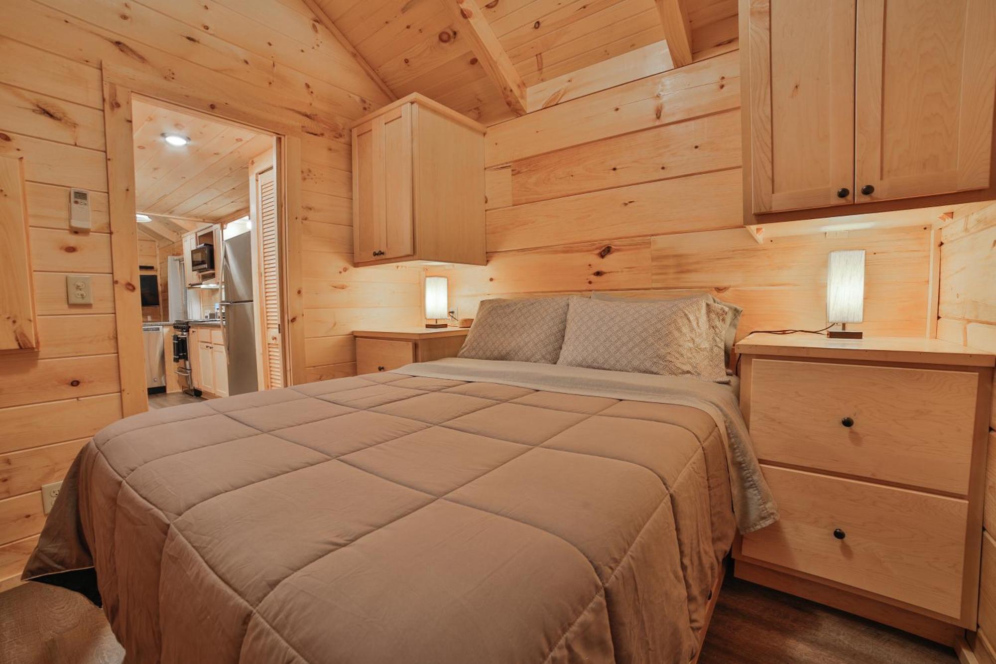 Tiny Cabin Village Private Hot Tub Lynda Cabin 채터누가 외부 사진