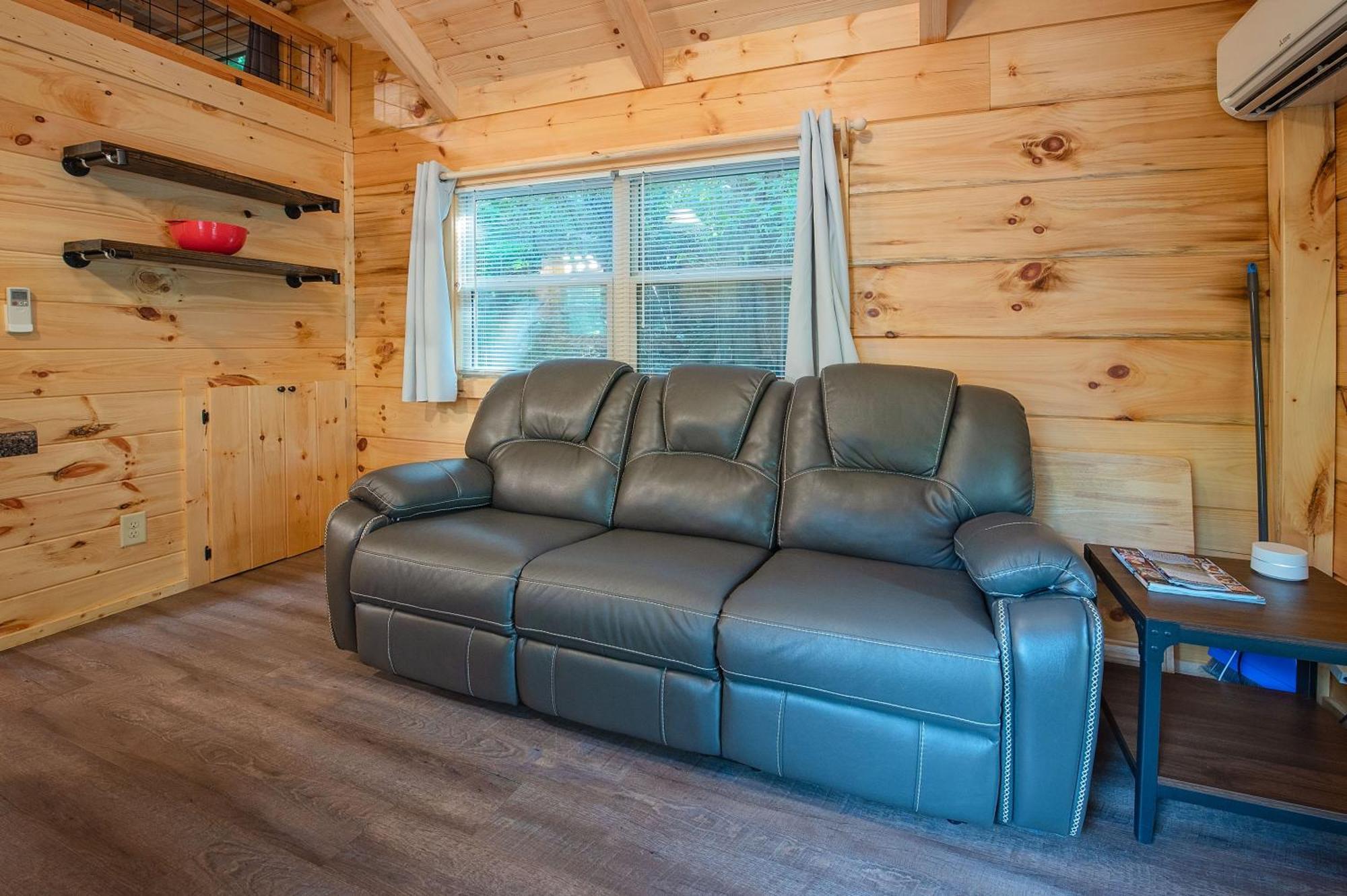 Tiny Cabin Village Private Hot Tub Lynda Cabin 채터누가 외부 사진