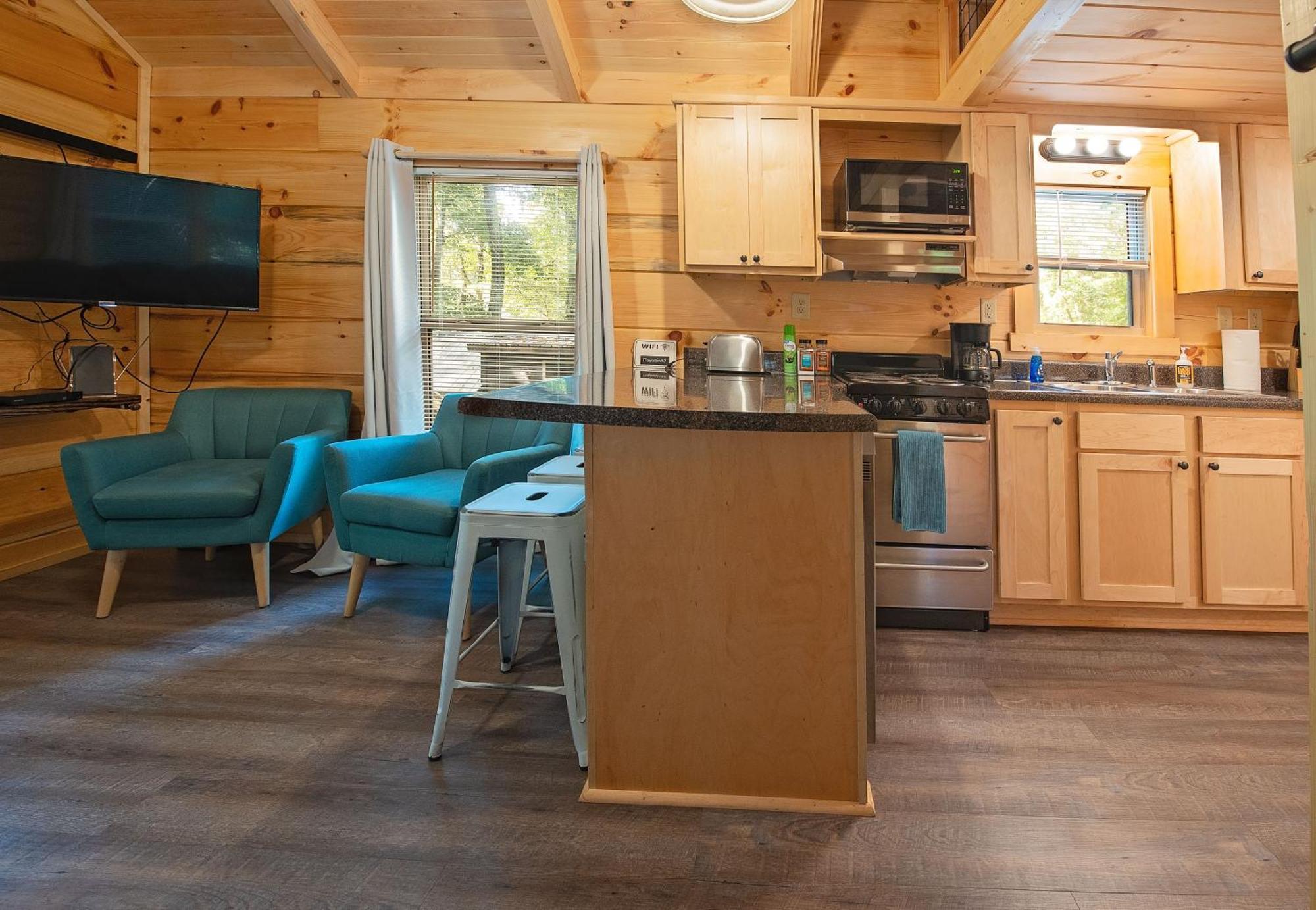 Tiny Cabin Village Private Hot Tub Lynda Cabin 채터누가 외부 사진